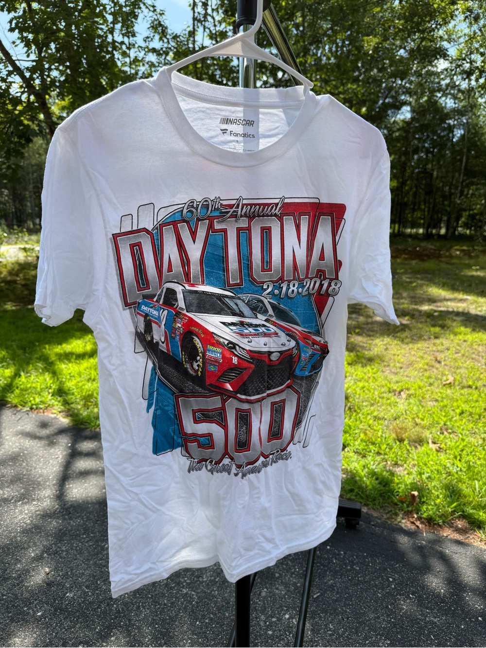 Fanatics White Daytona 500 Graphic Tee with Red & Blue Race Car